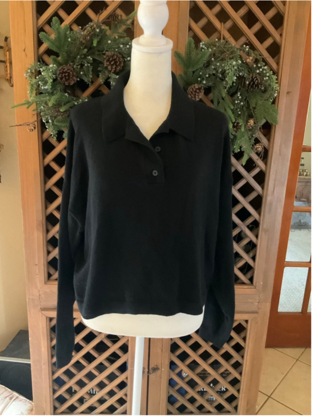 GAP Minimalist Cropped Black Collared Knit Sweater Pullover Large